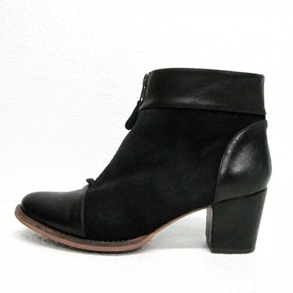 Eric Michael Leather Suede Heeled Ankle Booties Front Zip Size 8 - Picture 1 of 10
